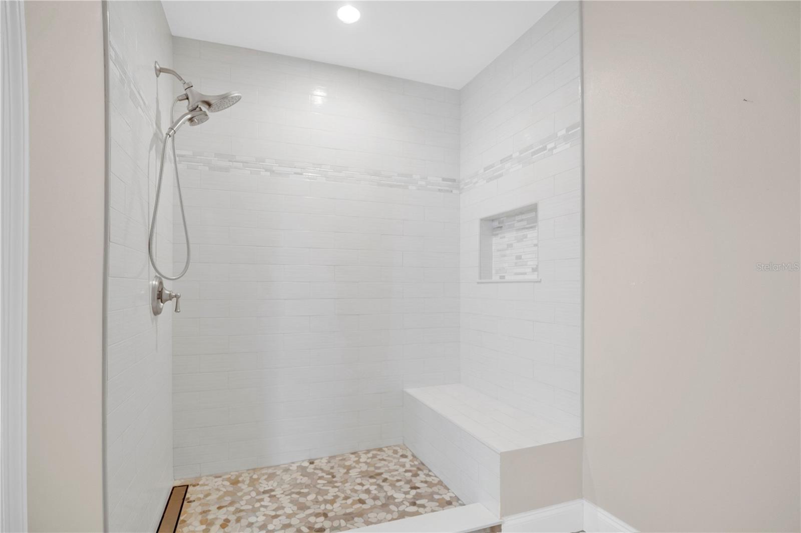 Image 15 of 26 For 2401 Sun Valley Circle 2401