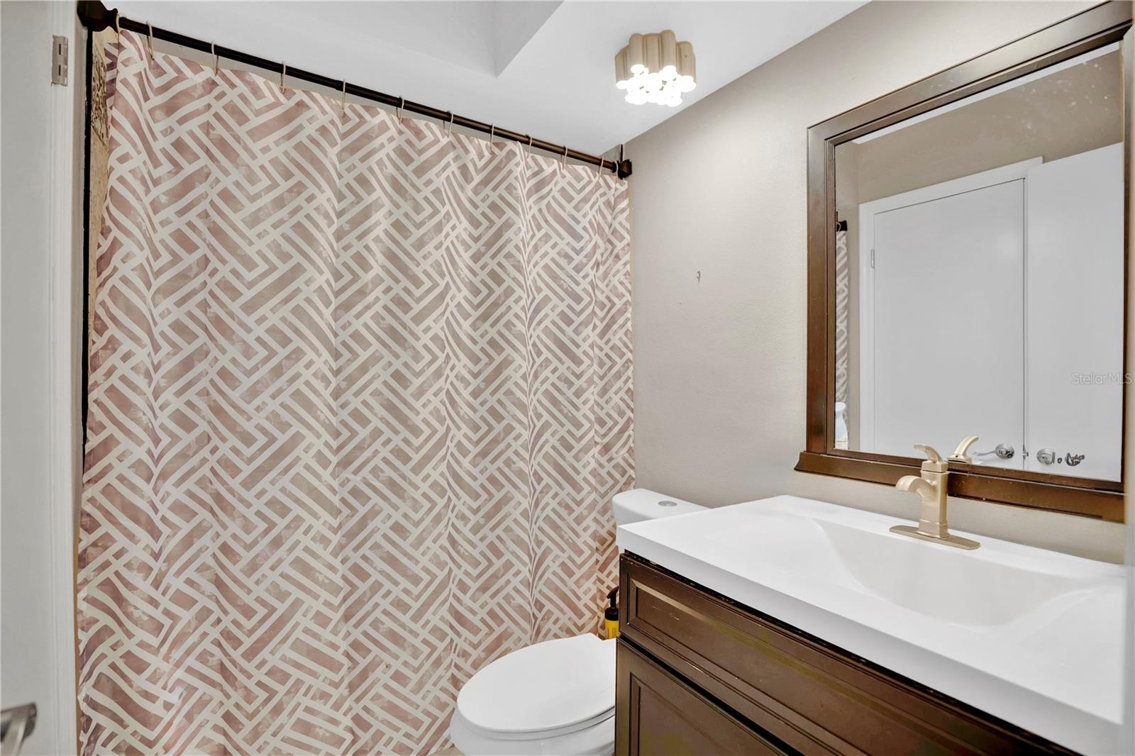 Image 17 of 26 For 2401 Sun Valley Circle 2401