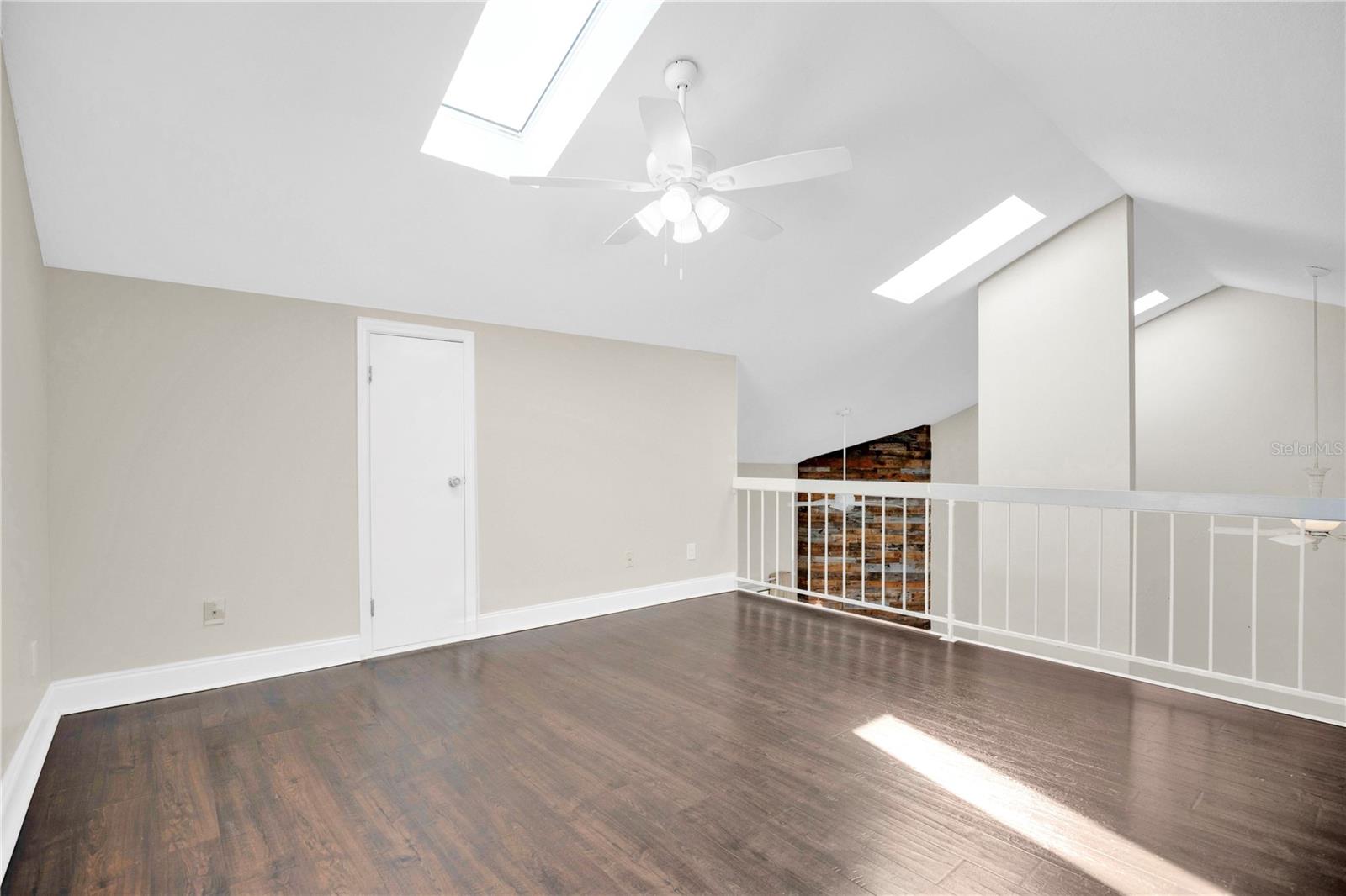 Image 18 of 26 For 2401 Sun Valley Circle 2401