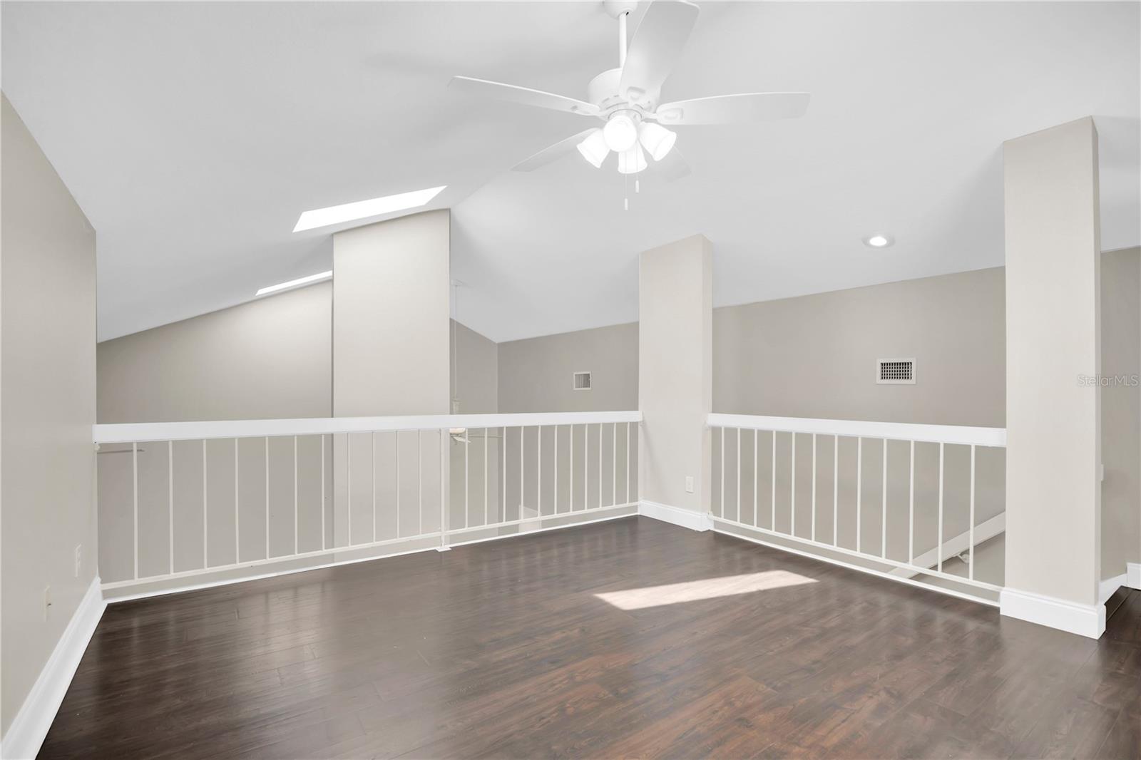 Image 19 of 26 For 2401 Sun Valley Circle 2401