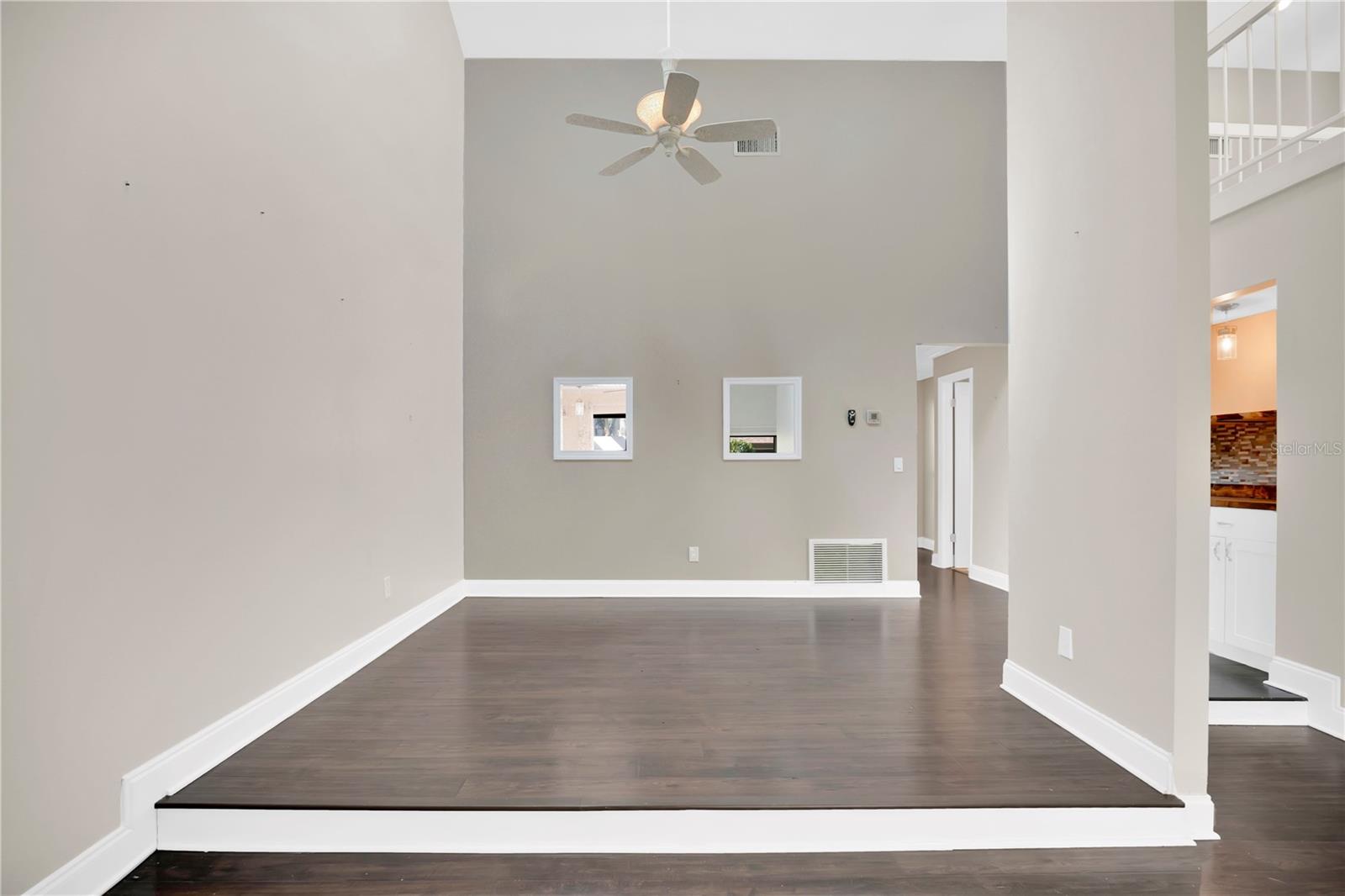 Image 7 of 26 For 2401 Sun Valley Circle 2401