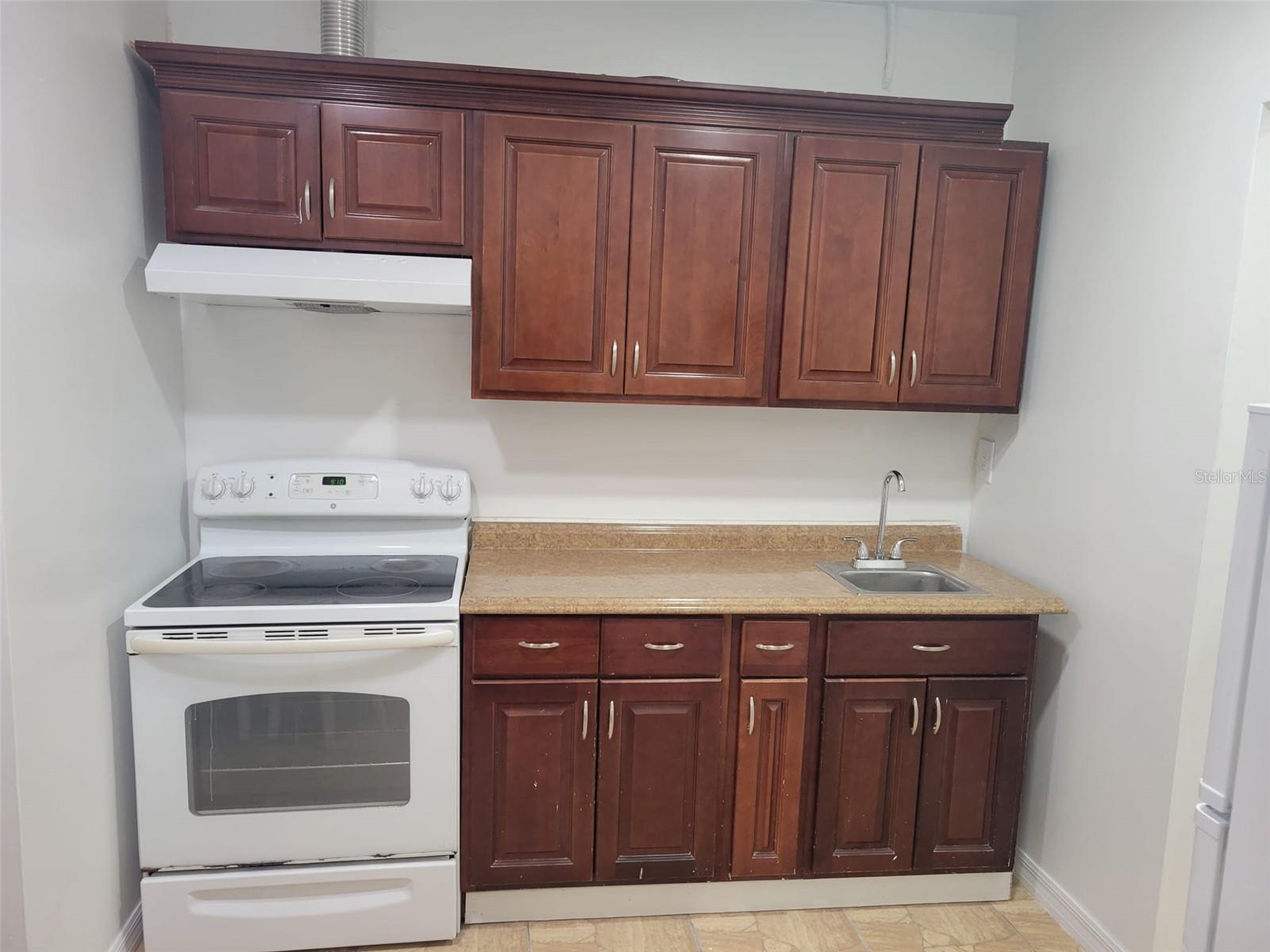 Image 11 of 12 For 531 Lakeview Court