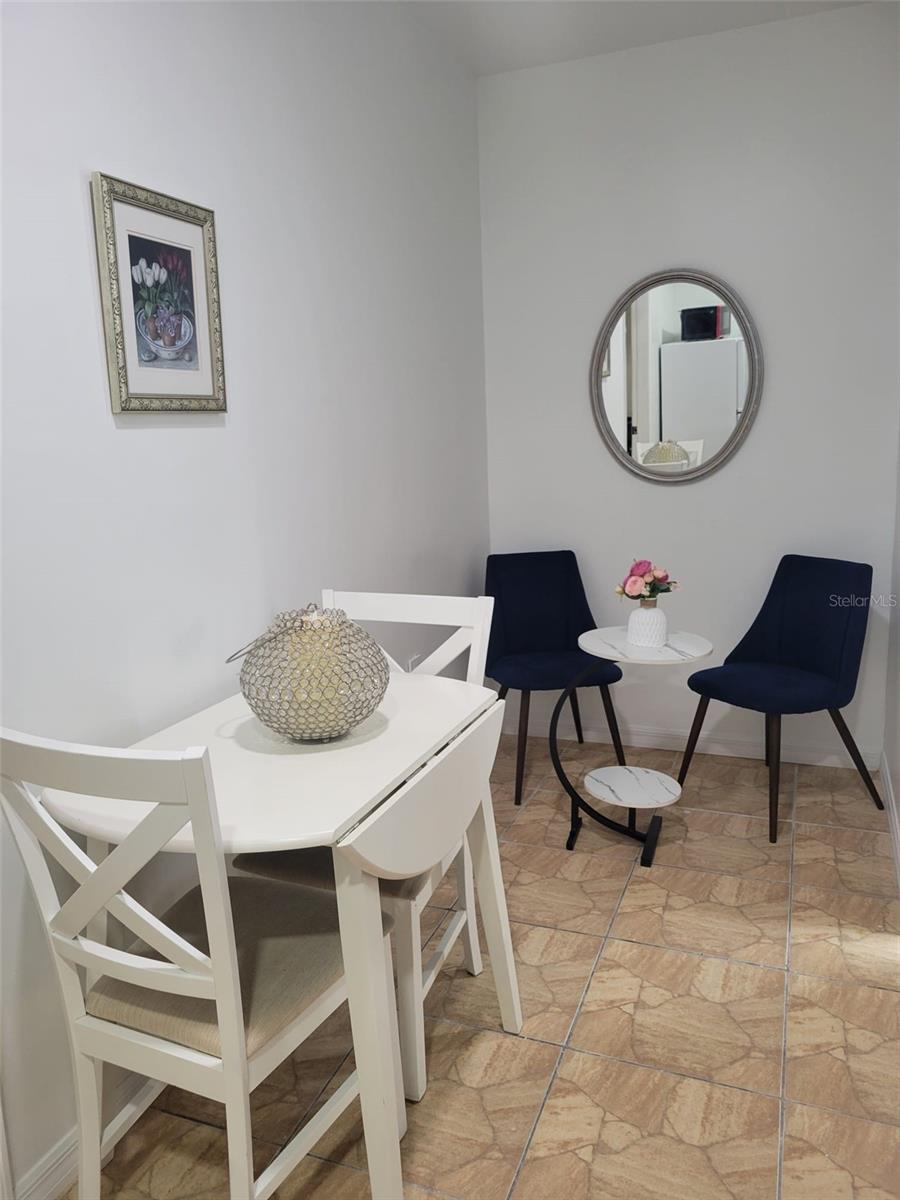 Image 6 of 12 For 531 Lakeview Court