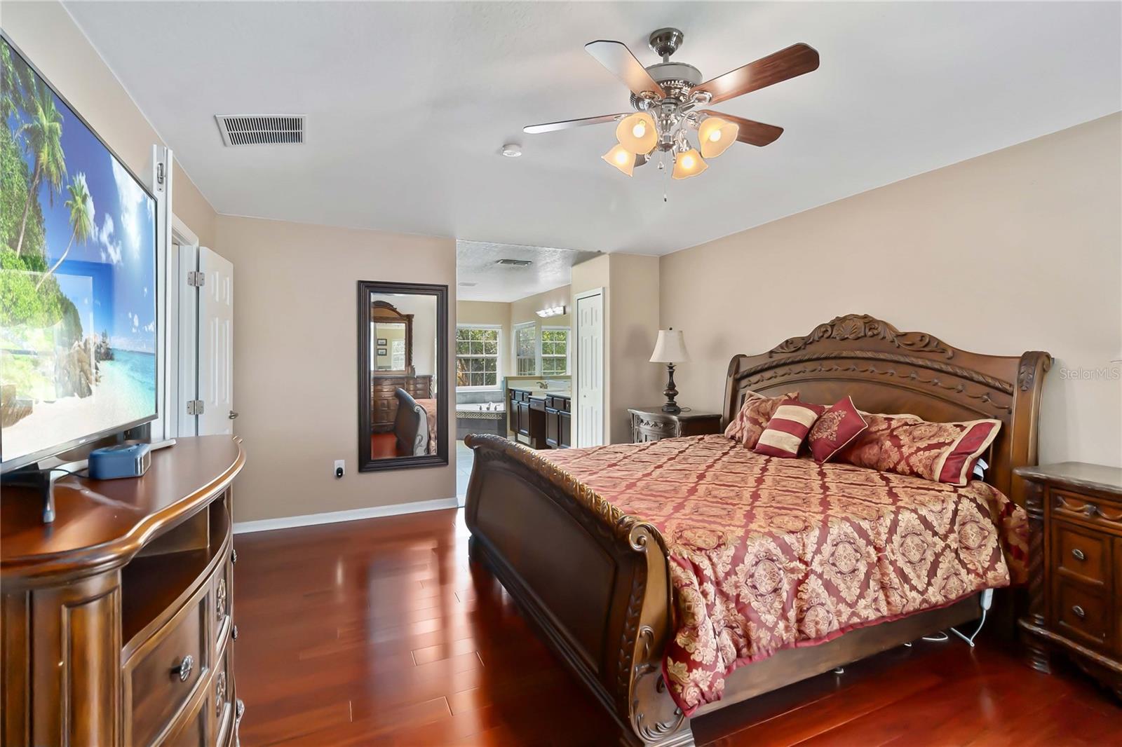 Image 14 of 43 For 10711 Mottram Point