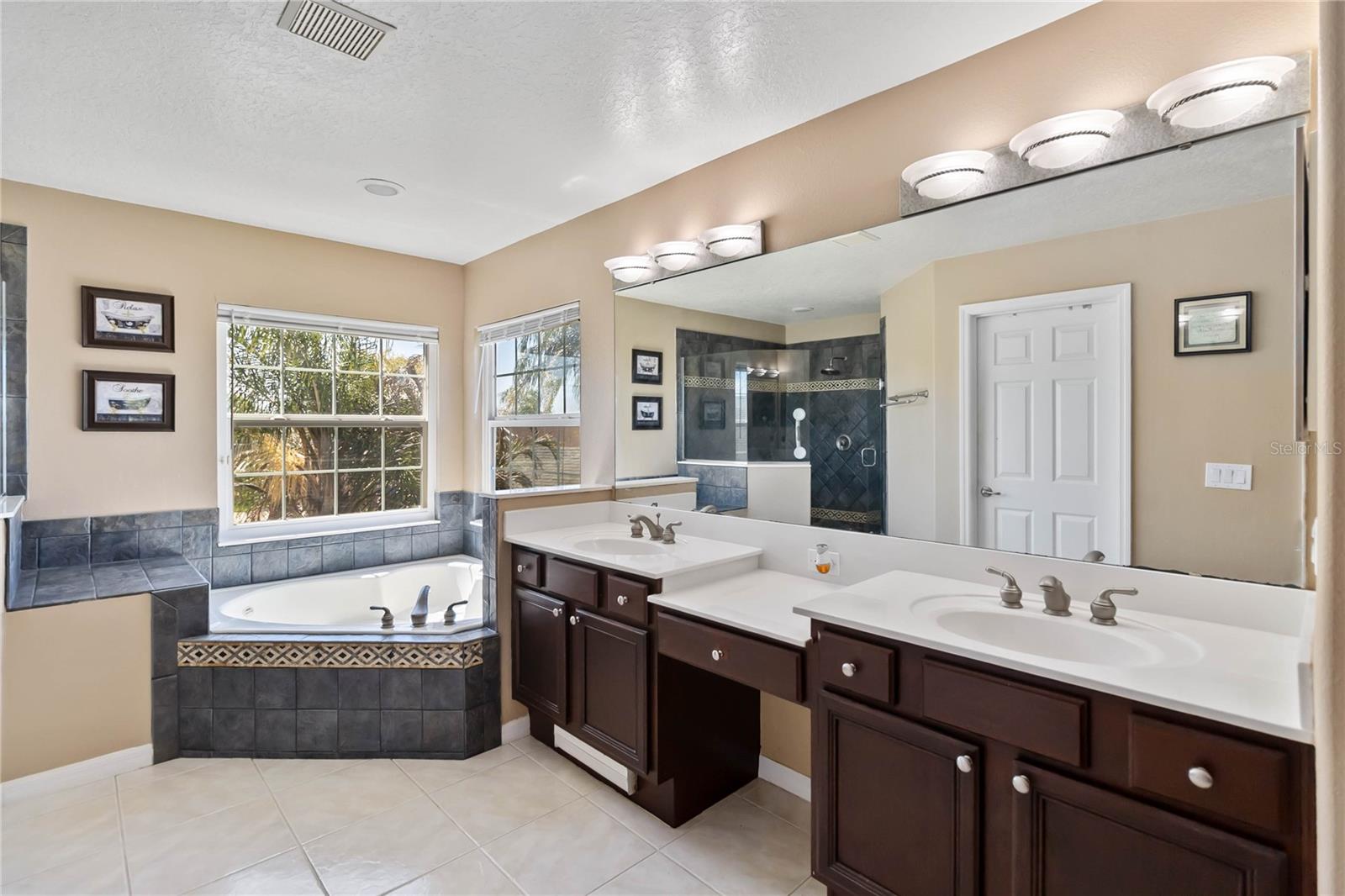 Image 15 of 43 For 10711 Mottram Point