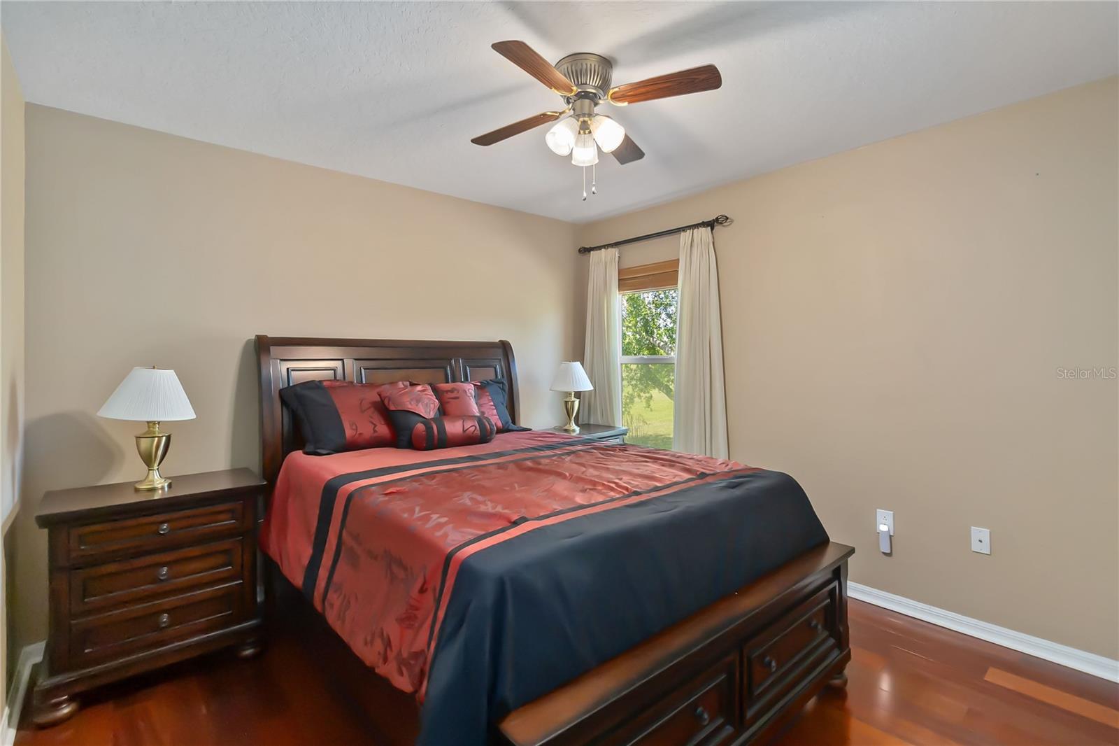 Image 17 of 43 For 10711 Mottram Point