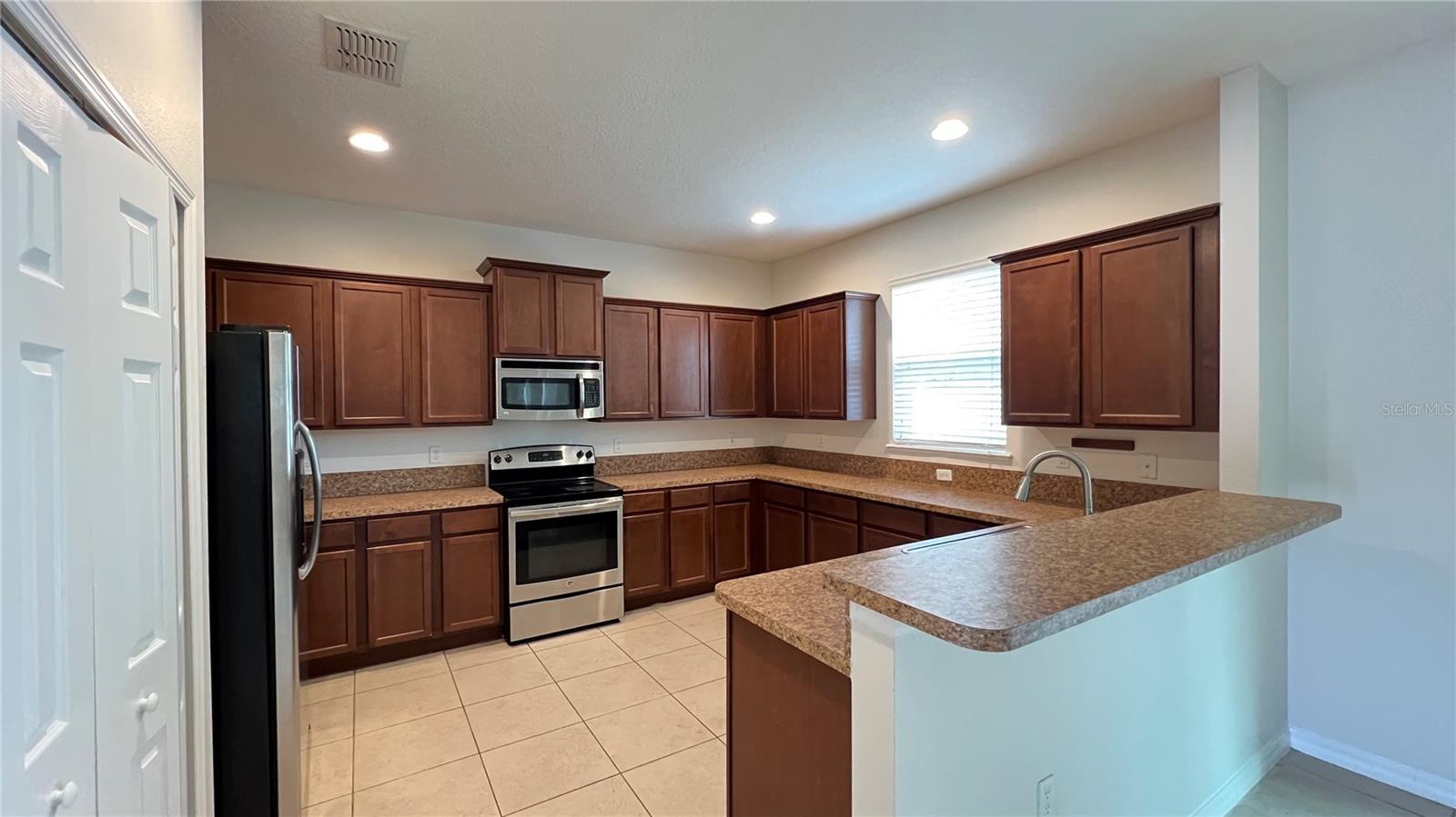 Image 10 of 42 For 16048 Yelloweyed Drive