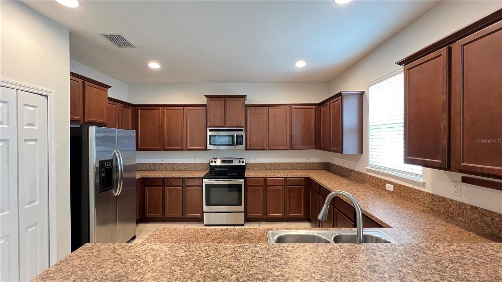 Image 11 of 42 For 16048 Yelloweyed Drive