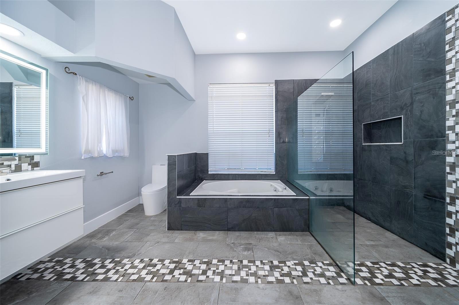 Image 11 of 40 For 5130 Chelwyn Court