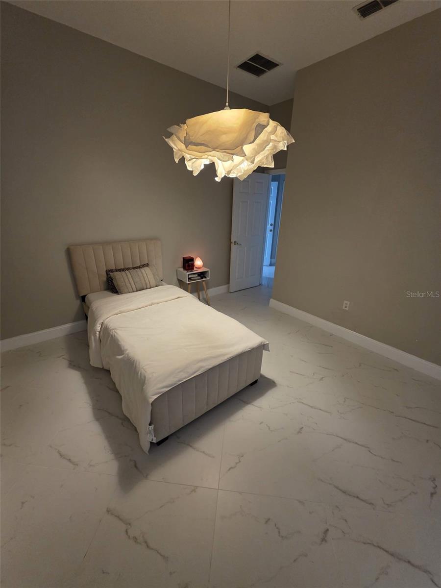 Image 18 of 40 For 5130 Chelwyn Court