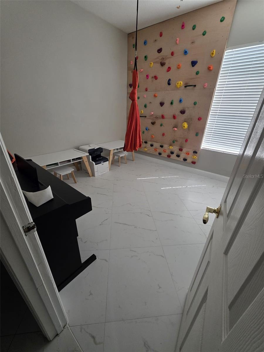 Image 23 of 40 For 5130 Chelwyn Court