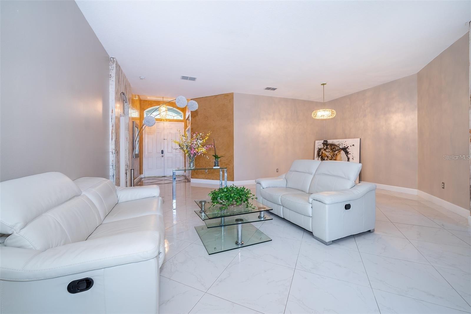 Image 7 of 40 For 5130 Chelwyn Court