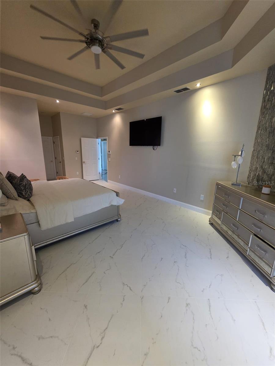 Image 9 of 40 For 5130 Chelwyn Court