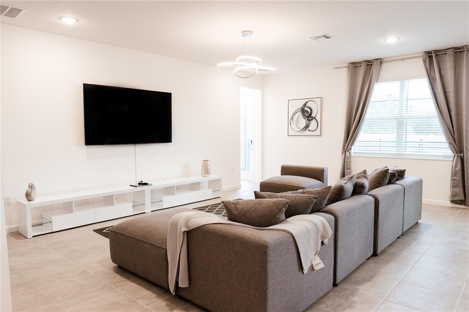 Image 6 of 64 For 222 Marcello Boulevard