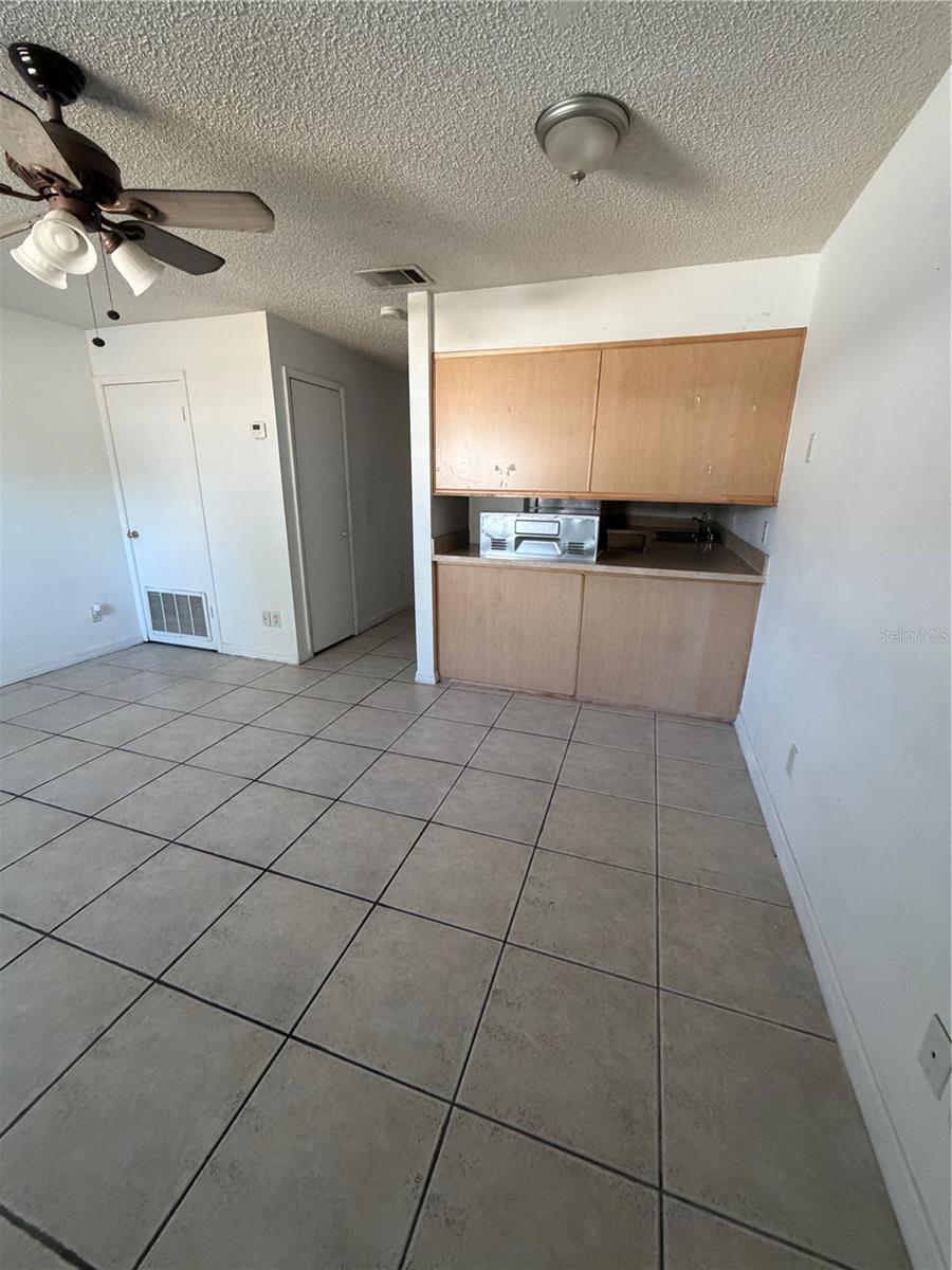 Image 7 of 13 For 6 Lake Villa Way