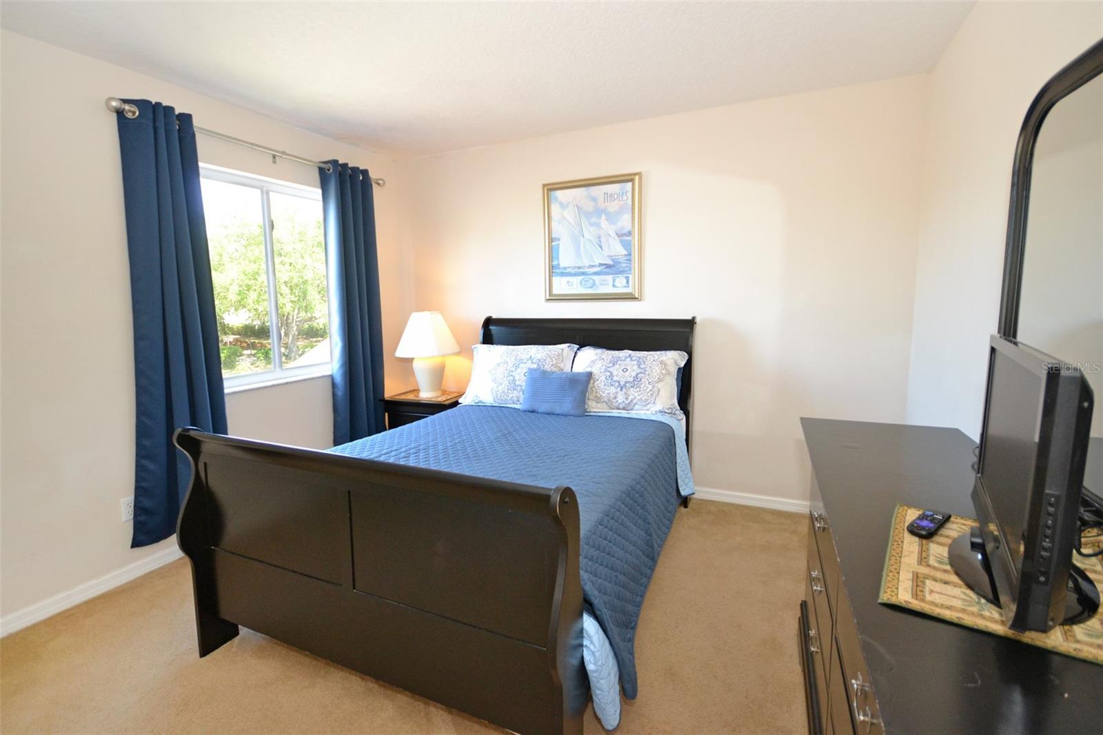 Image 18 of 31 For 423 Corvina Drive