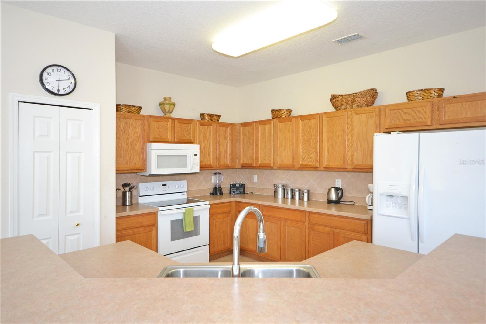 Image 5 of 31 For 423 Corvina Drive