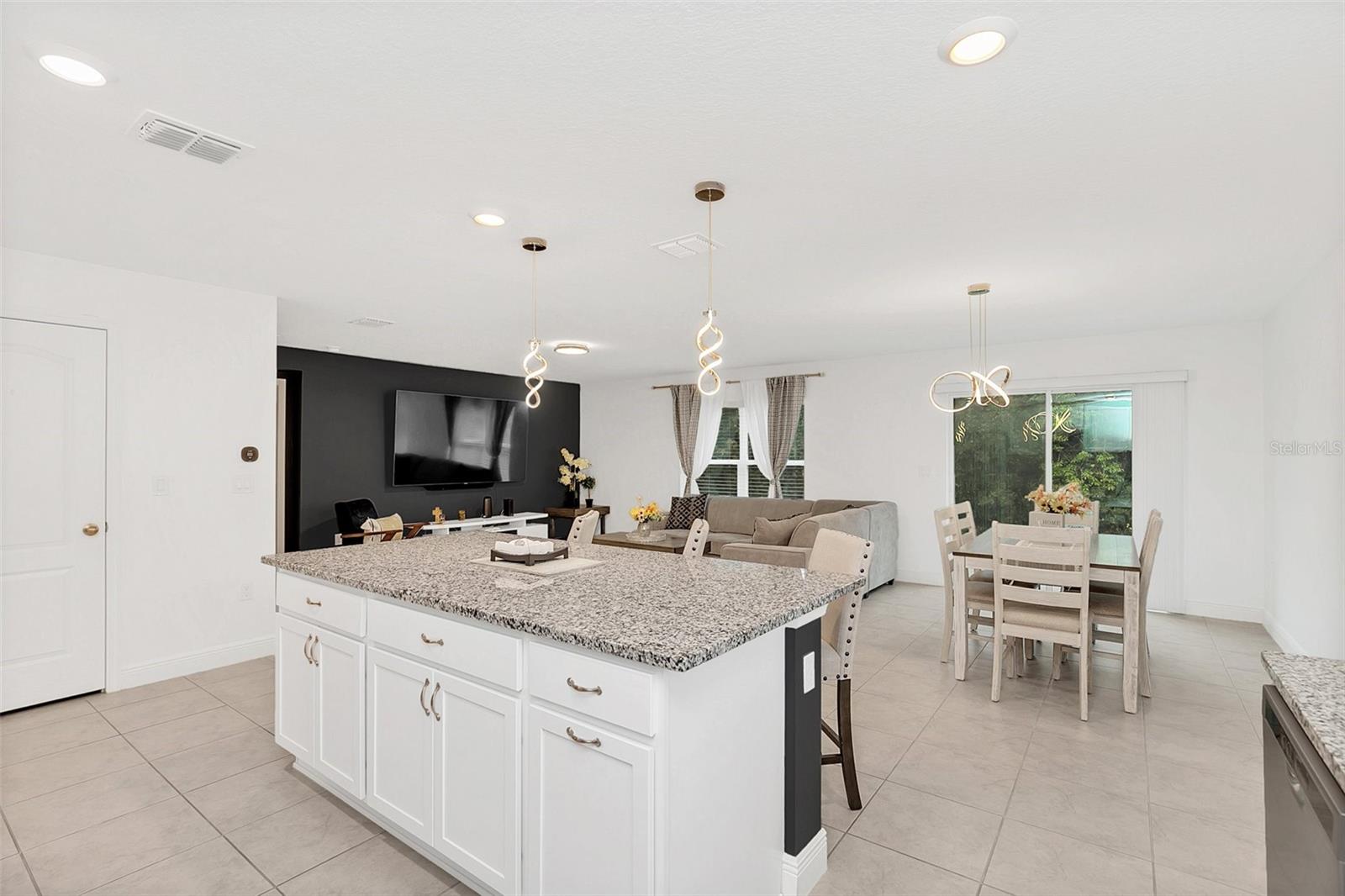 Image 11 of 31 For 1877 River Crest Avenue