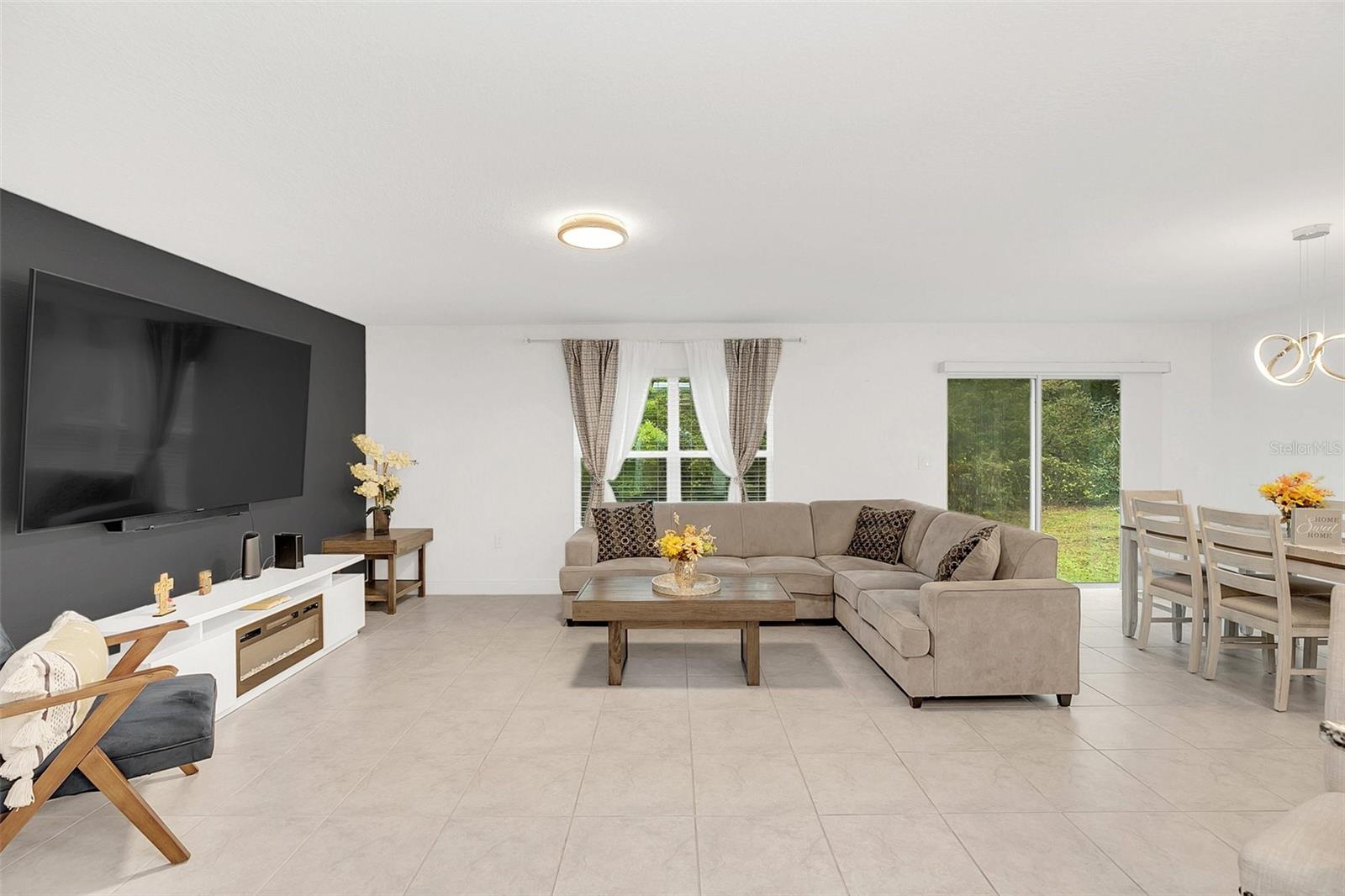 Image 6 of 31 For 1877 River Crest Avenue