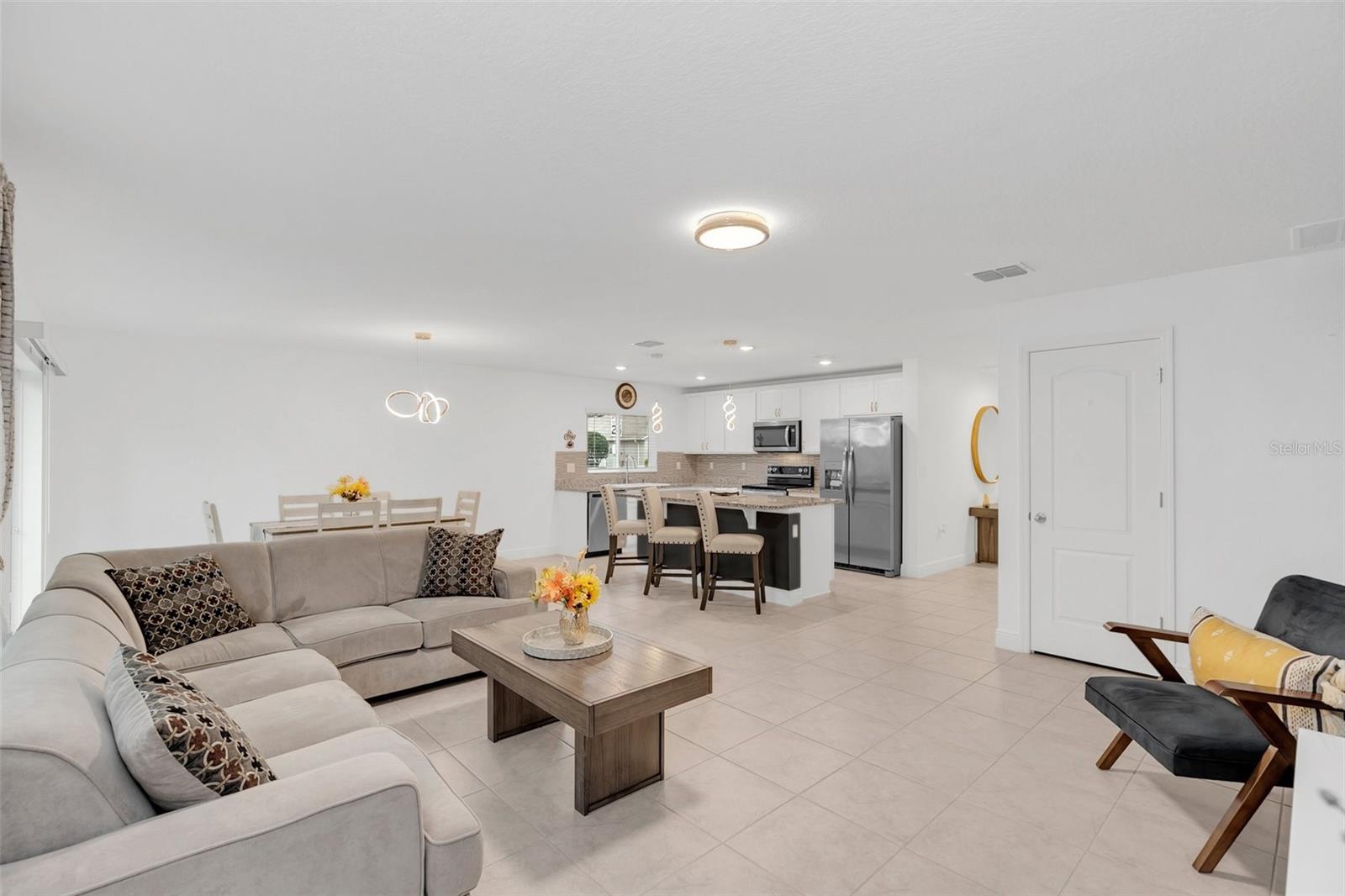 Image 8 of 31 For 1877 River Crest Avenue