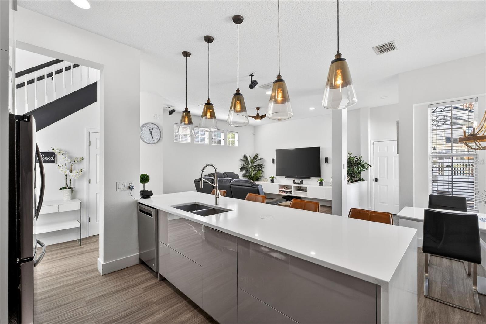 Image 13 of 55 For 810 Lake Evalyn Drive