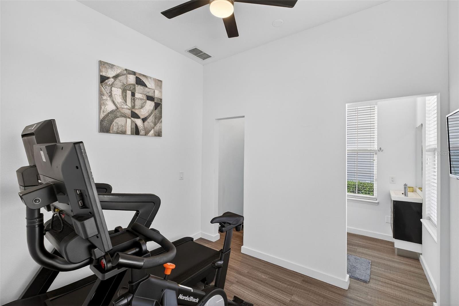 Image 17 of 55 For 810 Lake Evalyn Drive