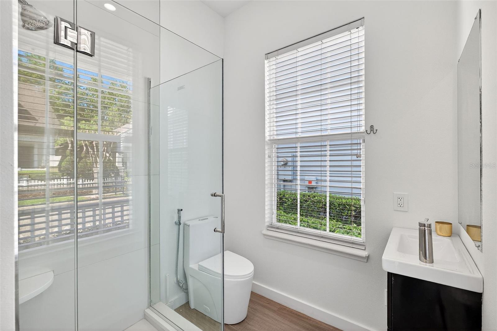 Image 18 of 55 For 810 Lake Evalyn Drive