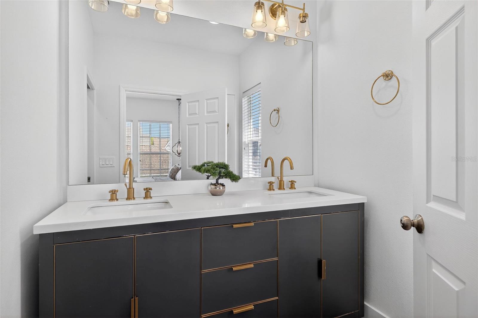 Image 25 of 55 For 810 Lake Evalyn Drive