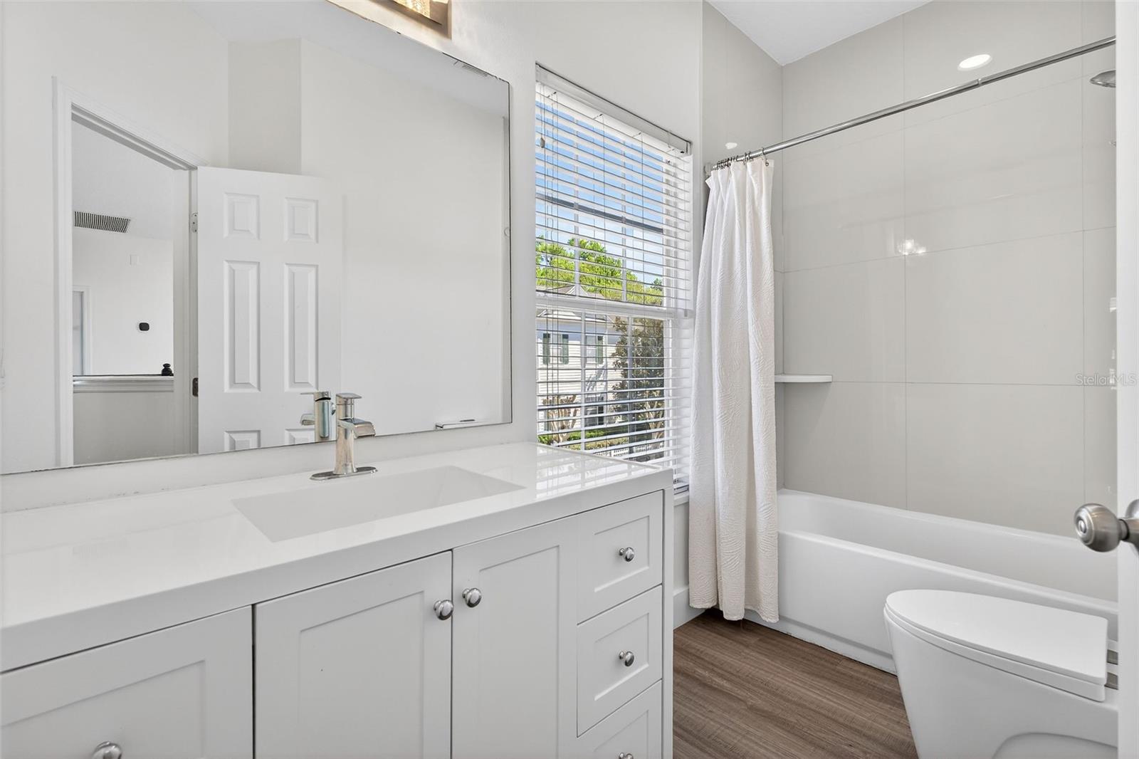 Image 29 of 55 For 810 Lake Evalyn Drive