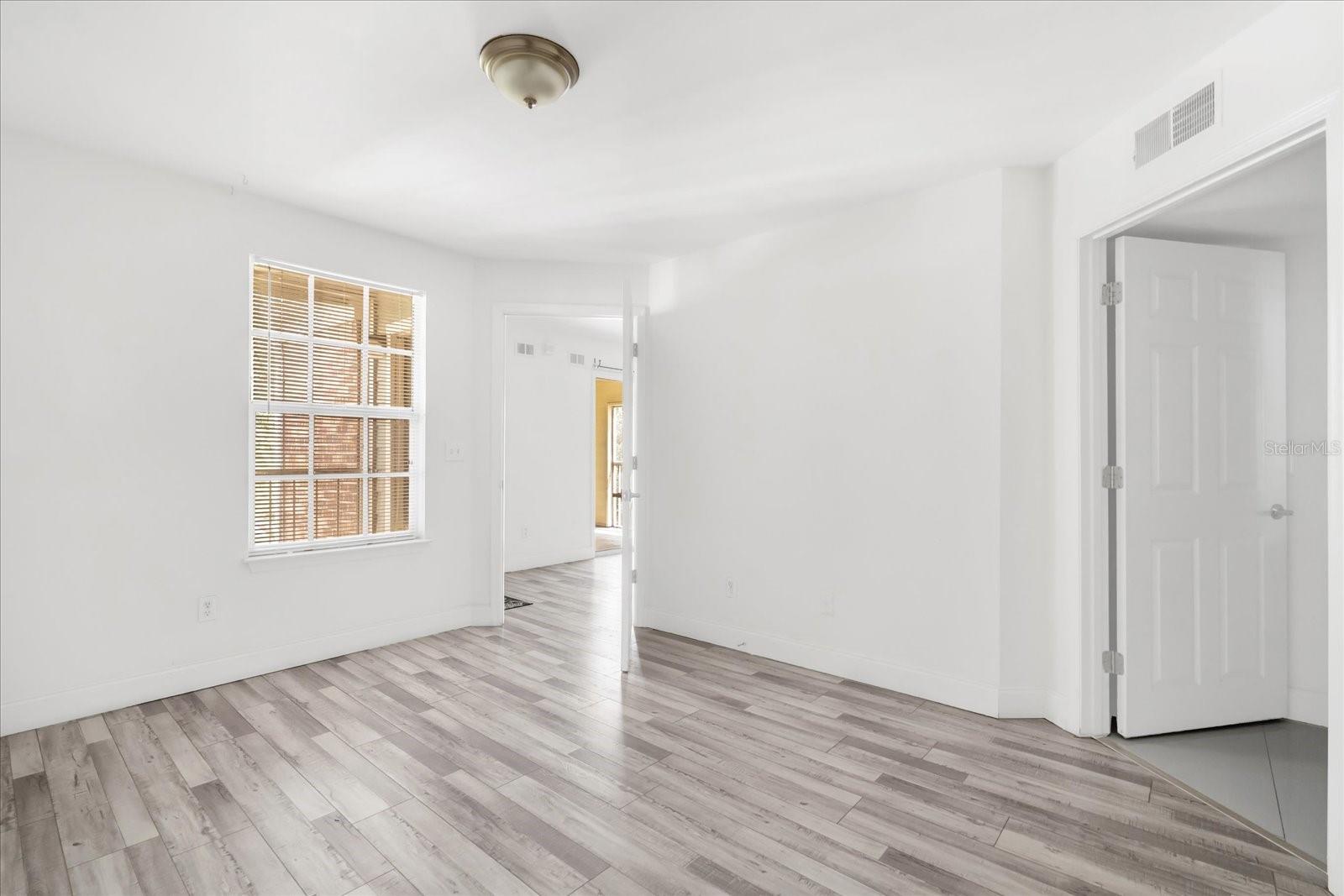 Image 10 of 23 For 2210 Yankee Place 331