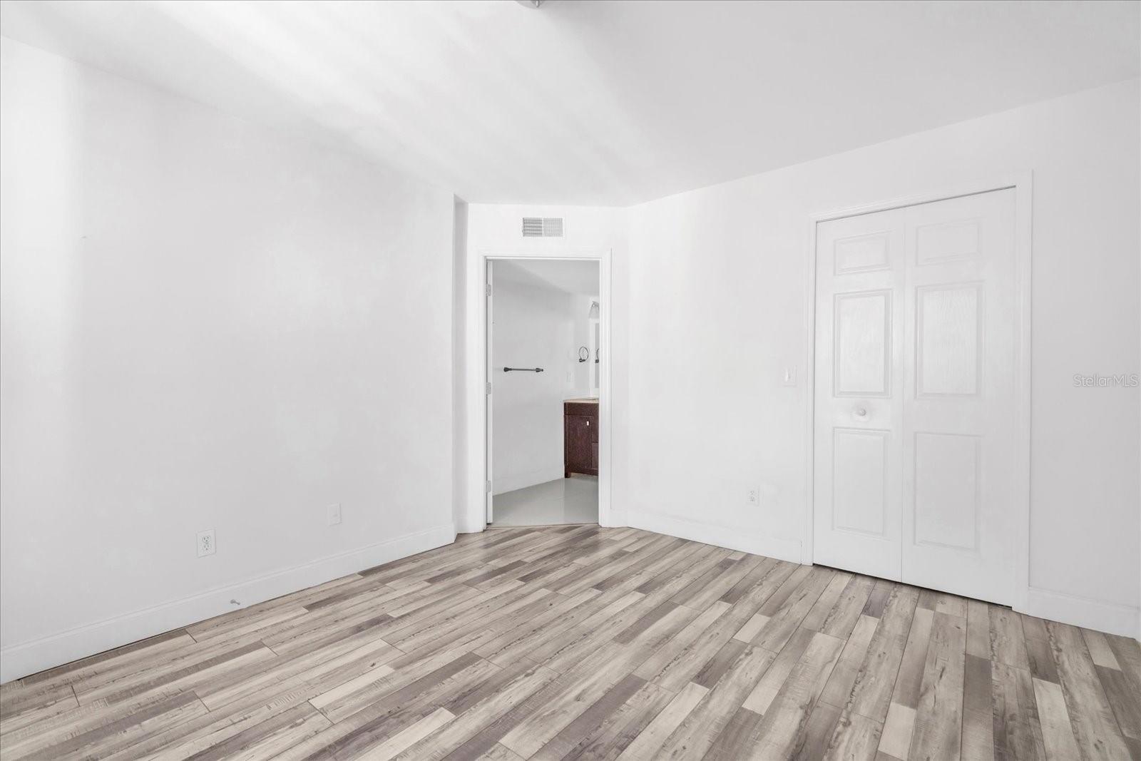 Image 13 of 23 For 2210 Yankee Place 331