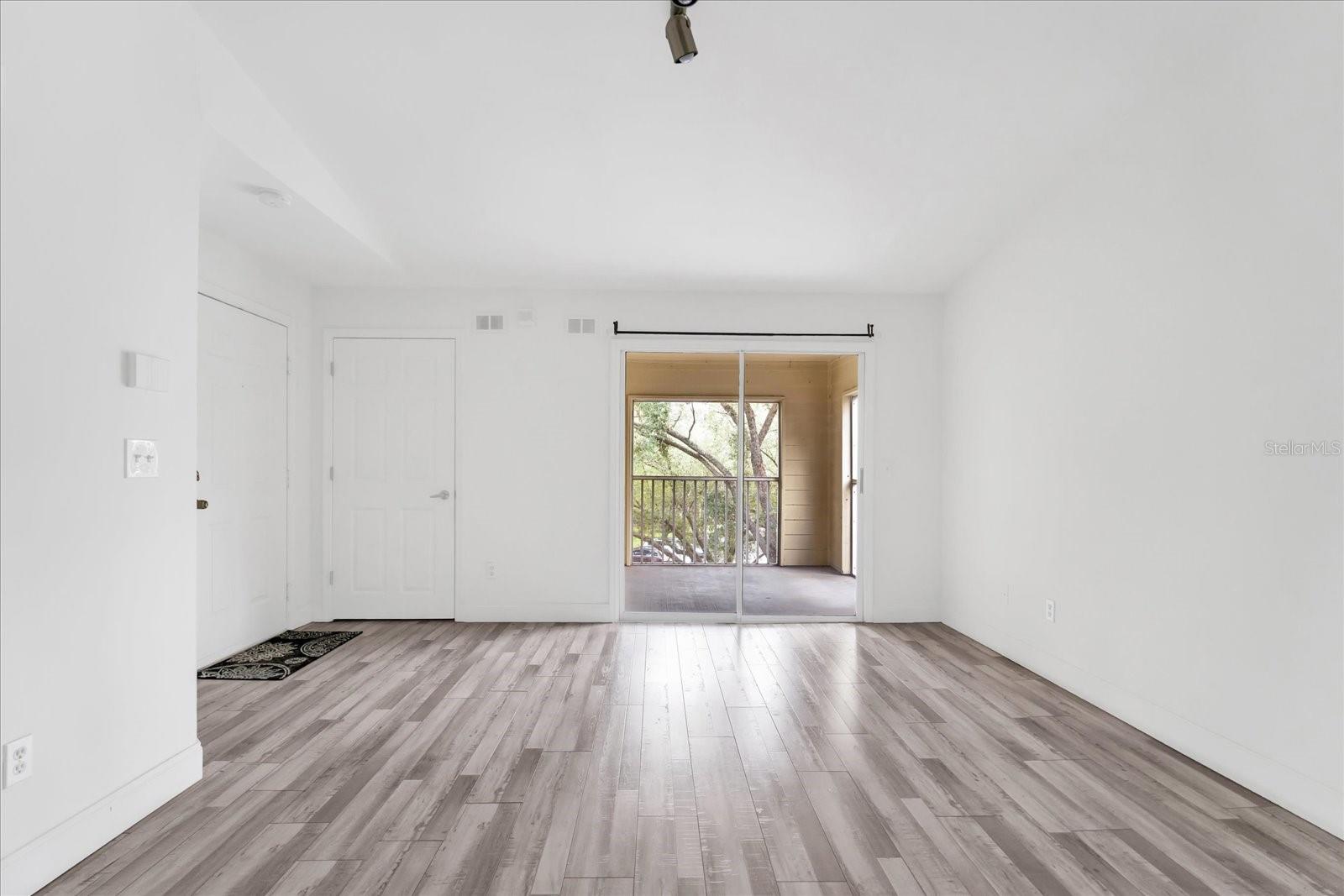 Image 6 of 23 For 2210 Yankee Place 331