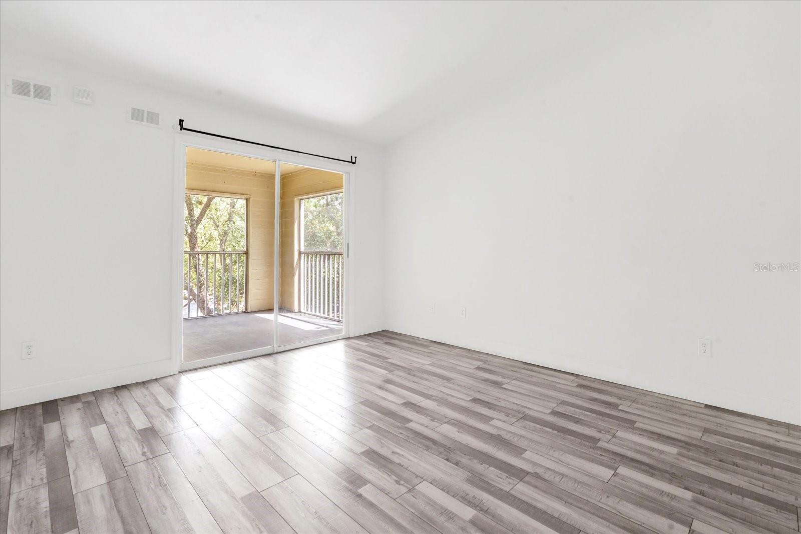 Image 8 of 23 For 2210 Yankee Place 331