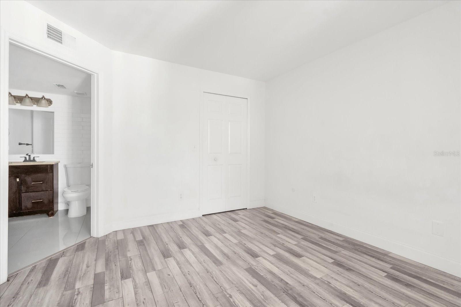 Image 9 of 23 For 2210 Yankee Place 331