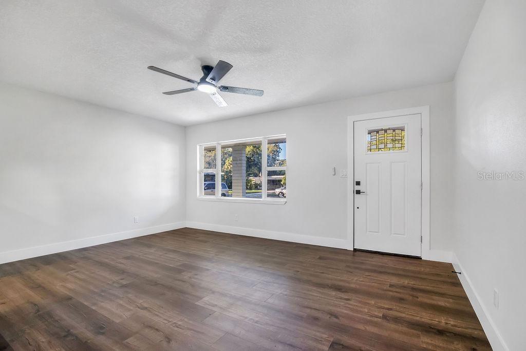 Image 16 of 24 For 527 Sunrise Drive