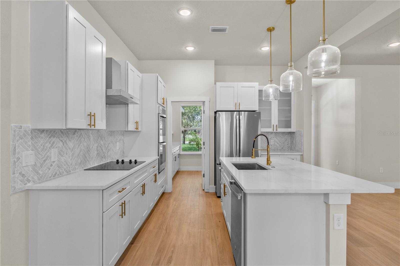 Image 4 of 15 For 2066 79th Loop