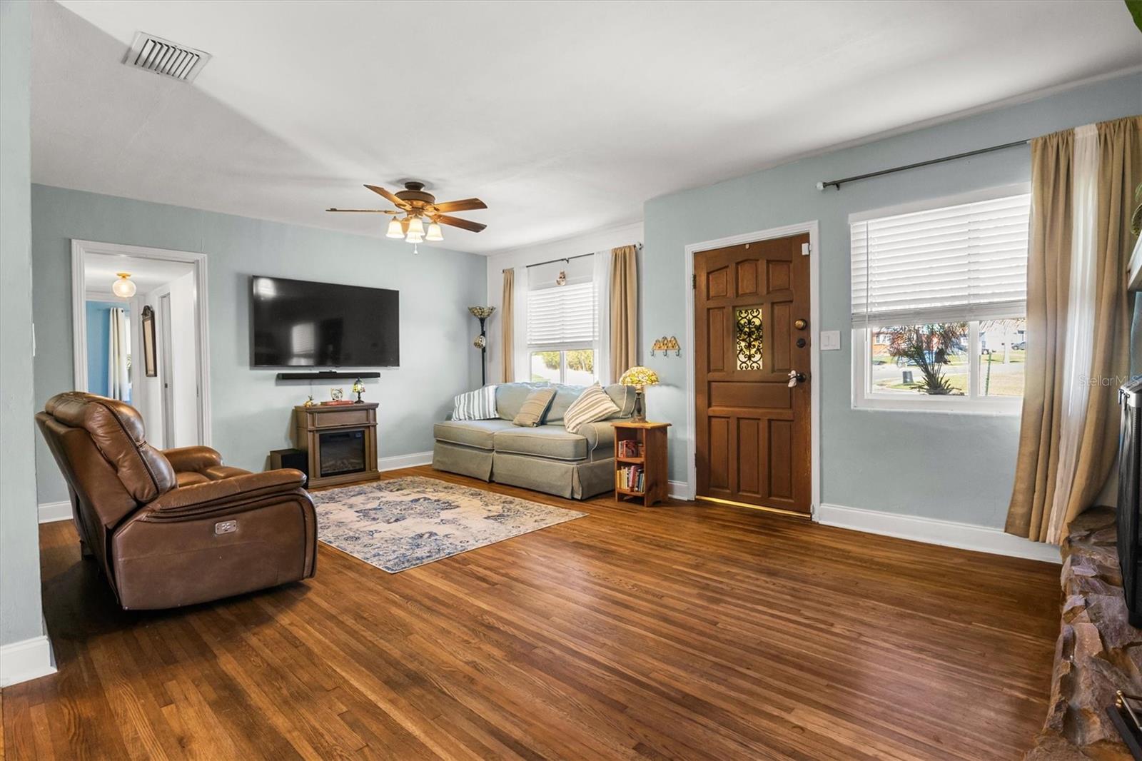 Image 9 of 47 For 3216 Cleveland Heights Boulevard