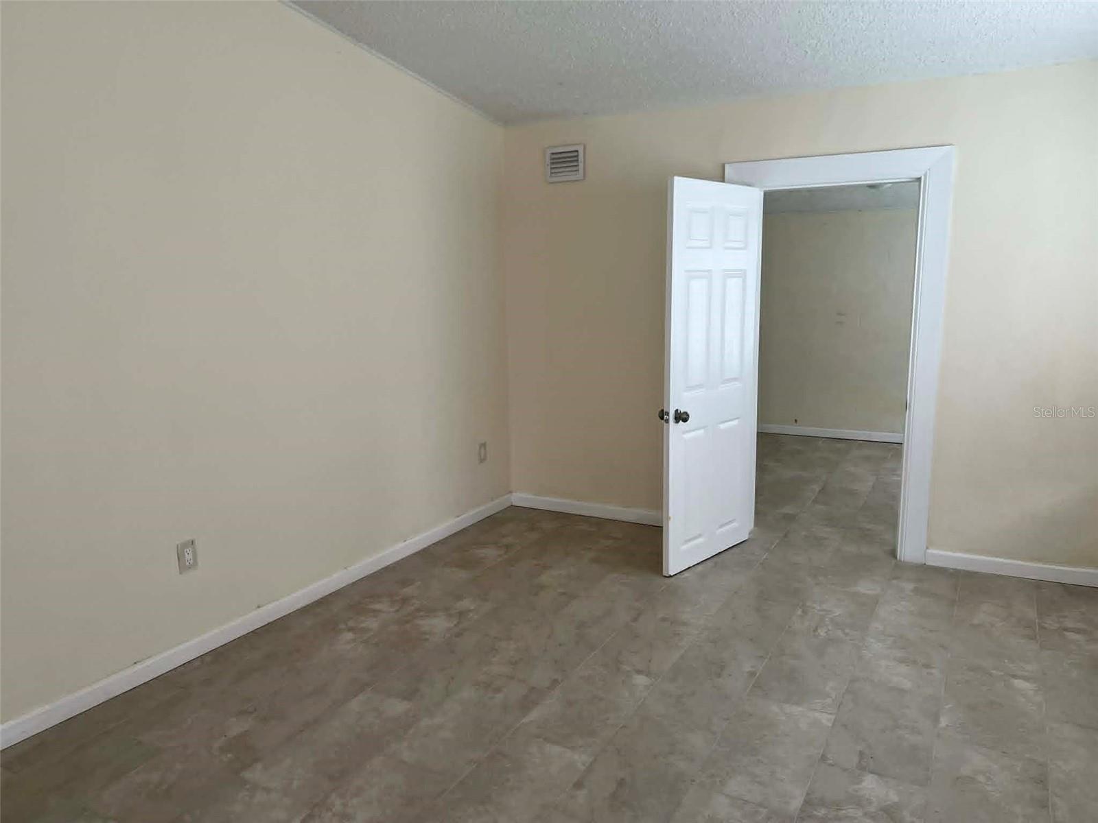 Image 6 of 17 For 682 Walkup Drive