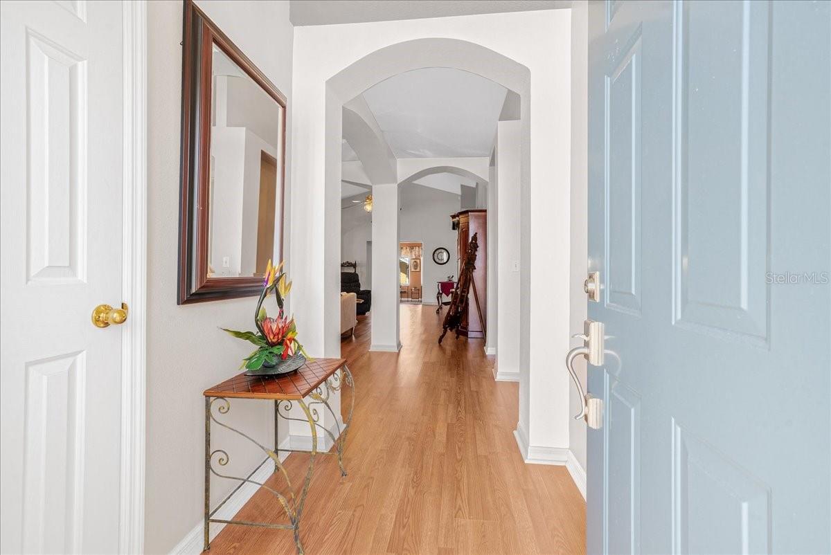 Image 10 of 37 For 120 Thornton Park Avenue