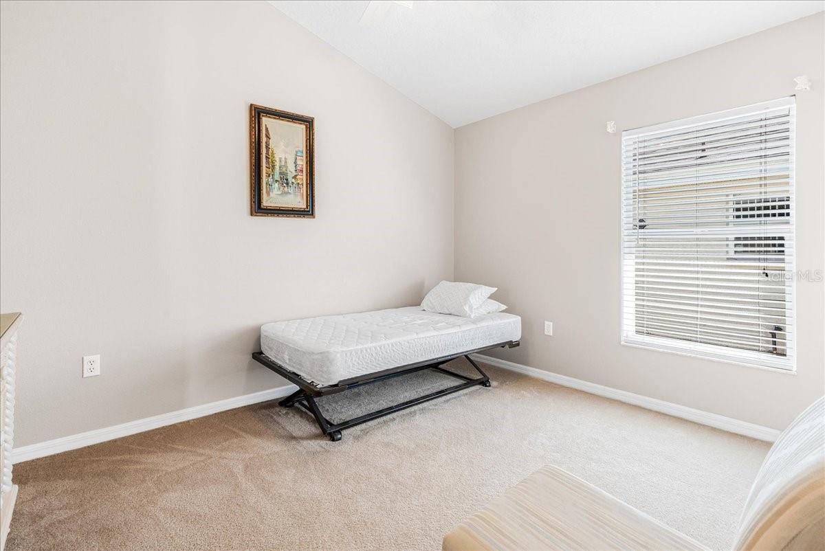 Image 18 of 37 For 120 Thornton Park Avenue