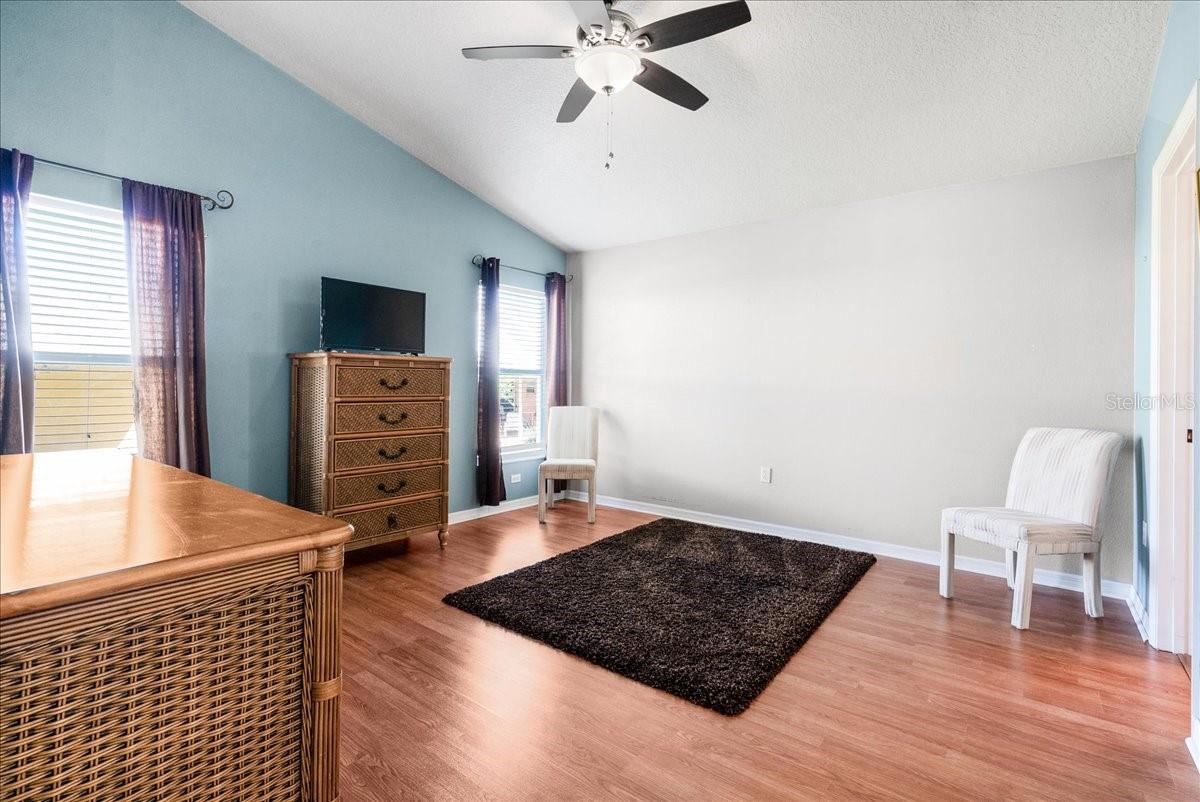 Image 2 of 37 For 120 Thornton Park Avenue