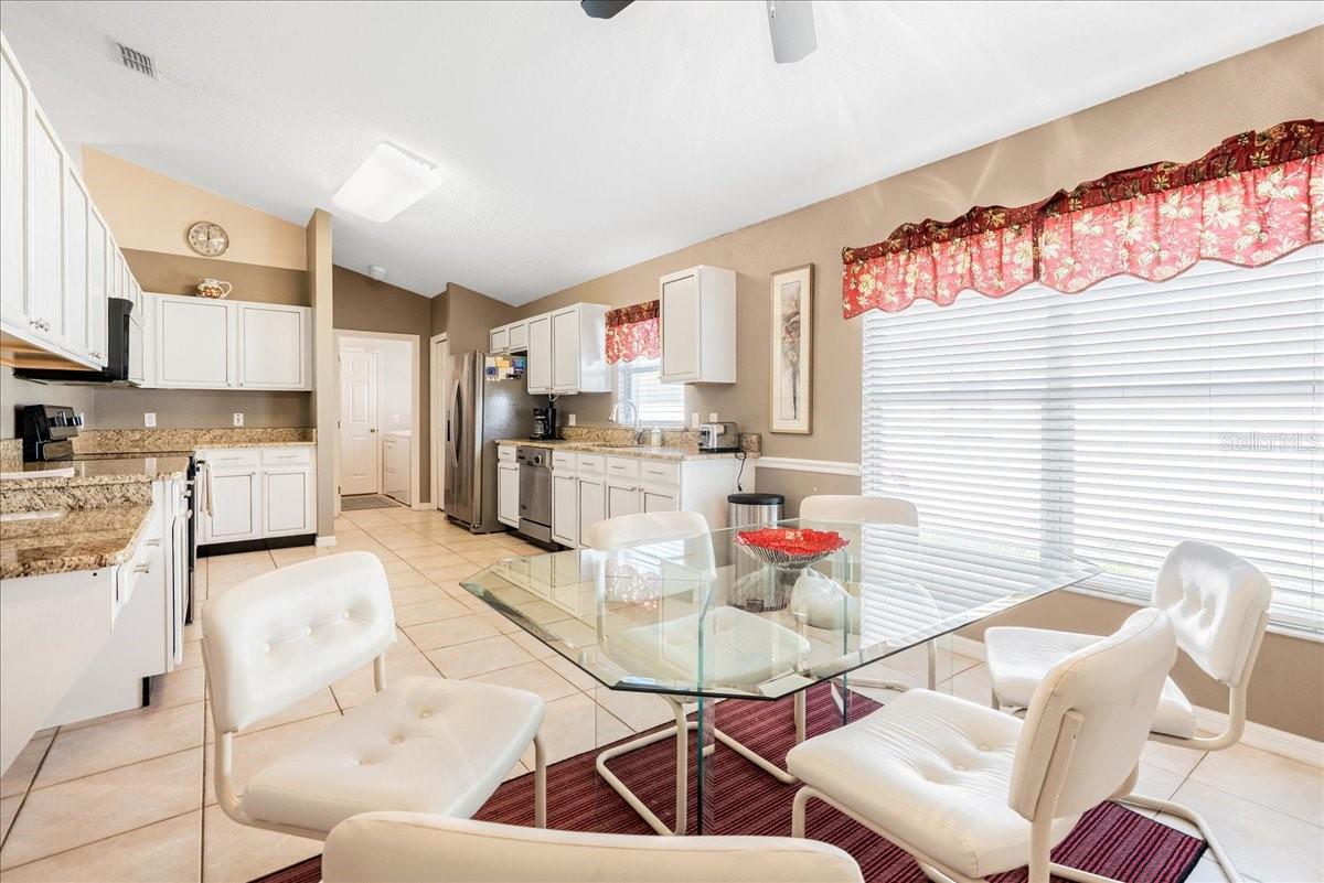 Image 23 of 37 For 120 Thornton Park Avenue