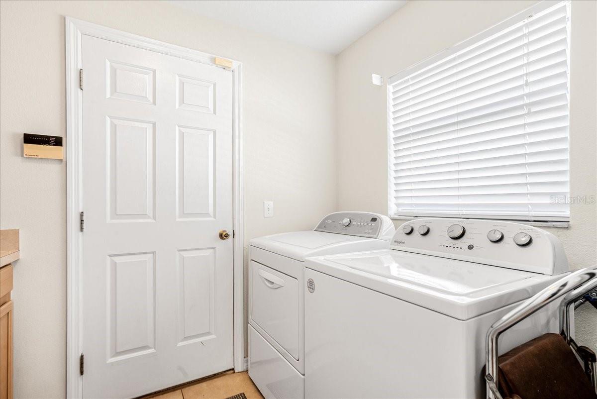 Image 25 of 37 For 120 Thornton Park Avenue