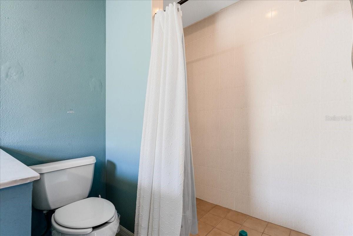 Image 28 of 37 For 120 Thornton Park Avenue