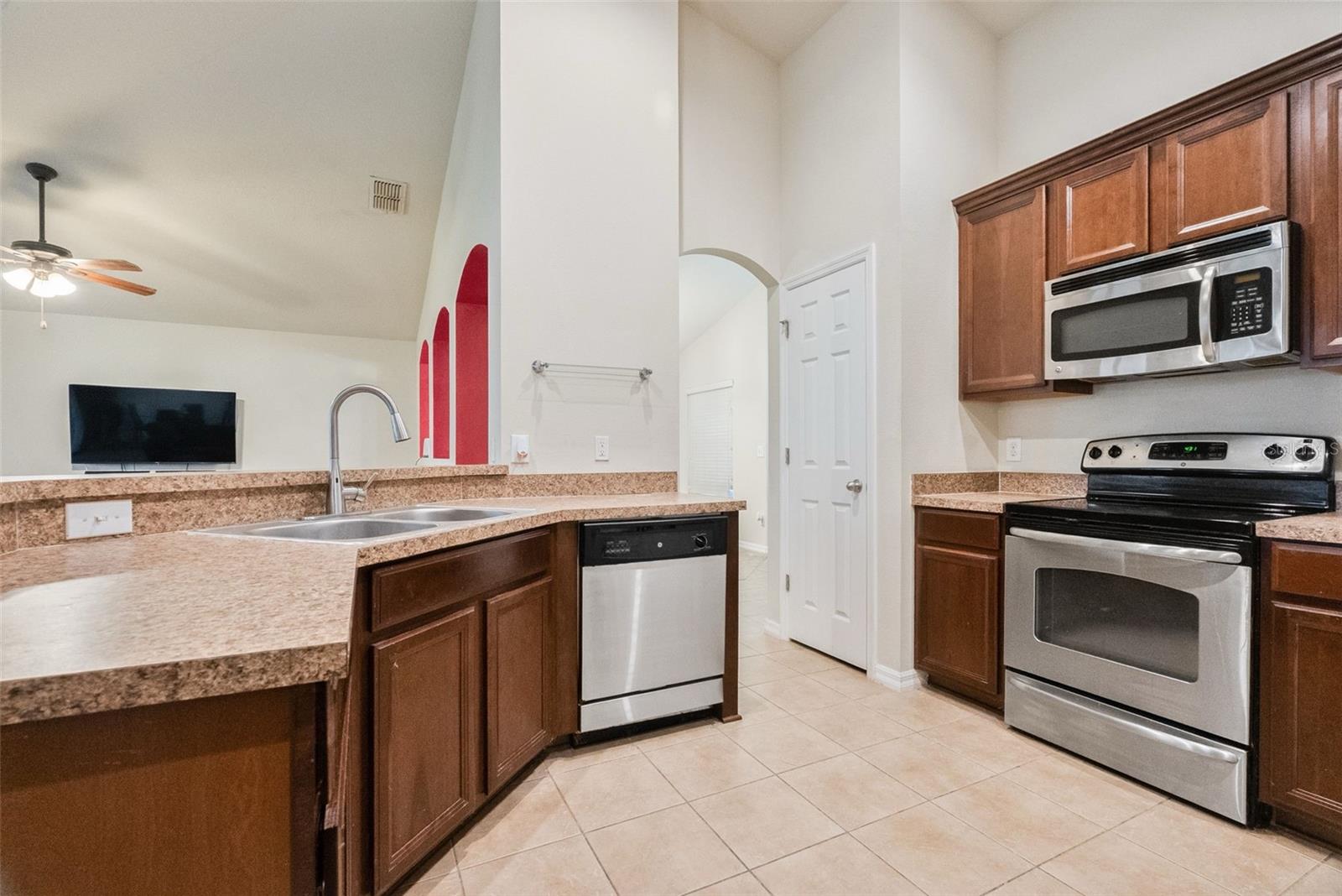 Image 15 of 47 For 677 Seneca Trail