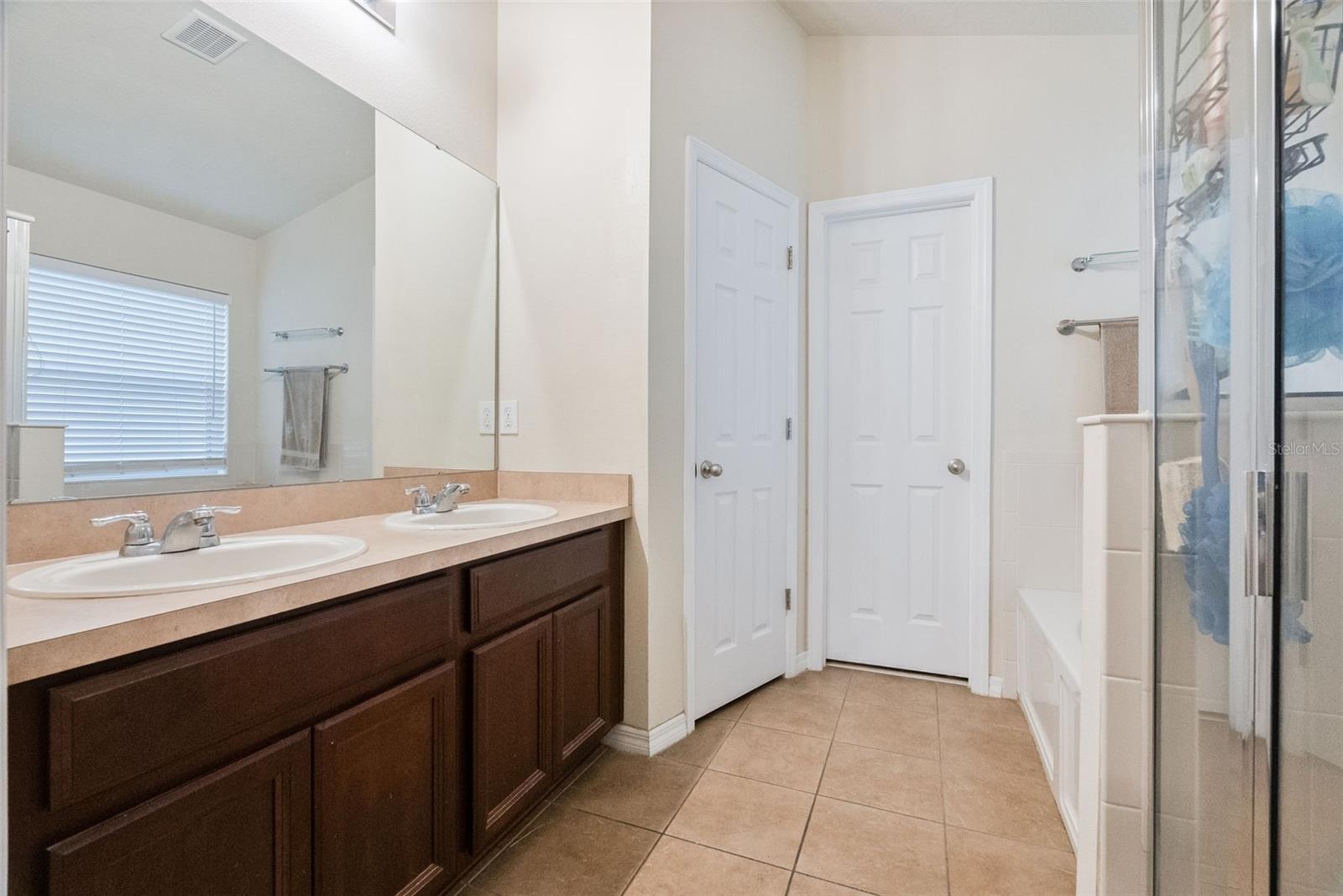 Image 23 of 47 For 677 Seneca Trail