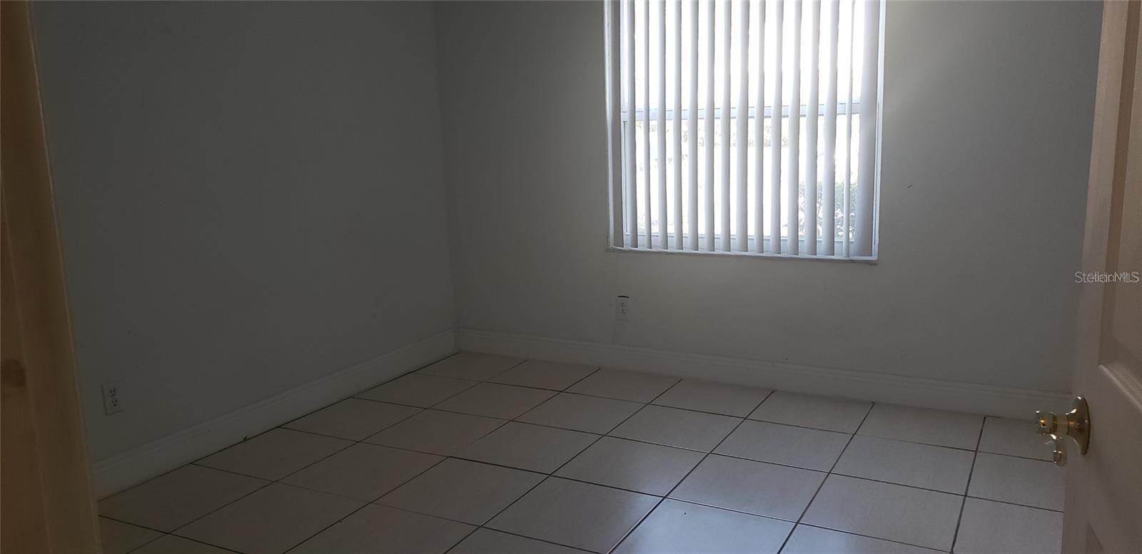 Image 7 of 10 For 9927 Turf Court 5