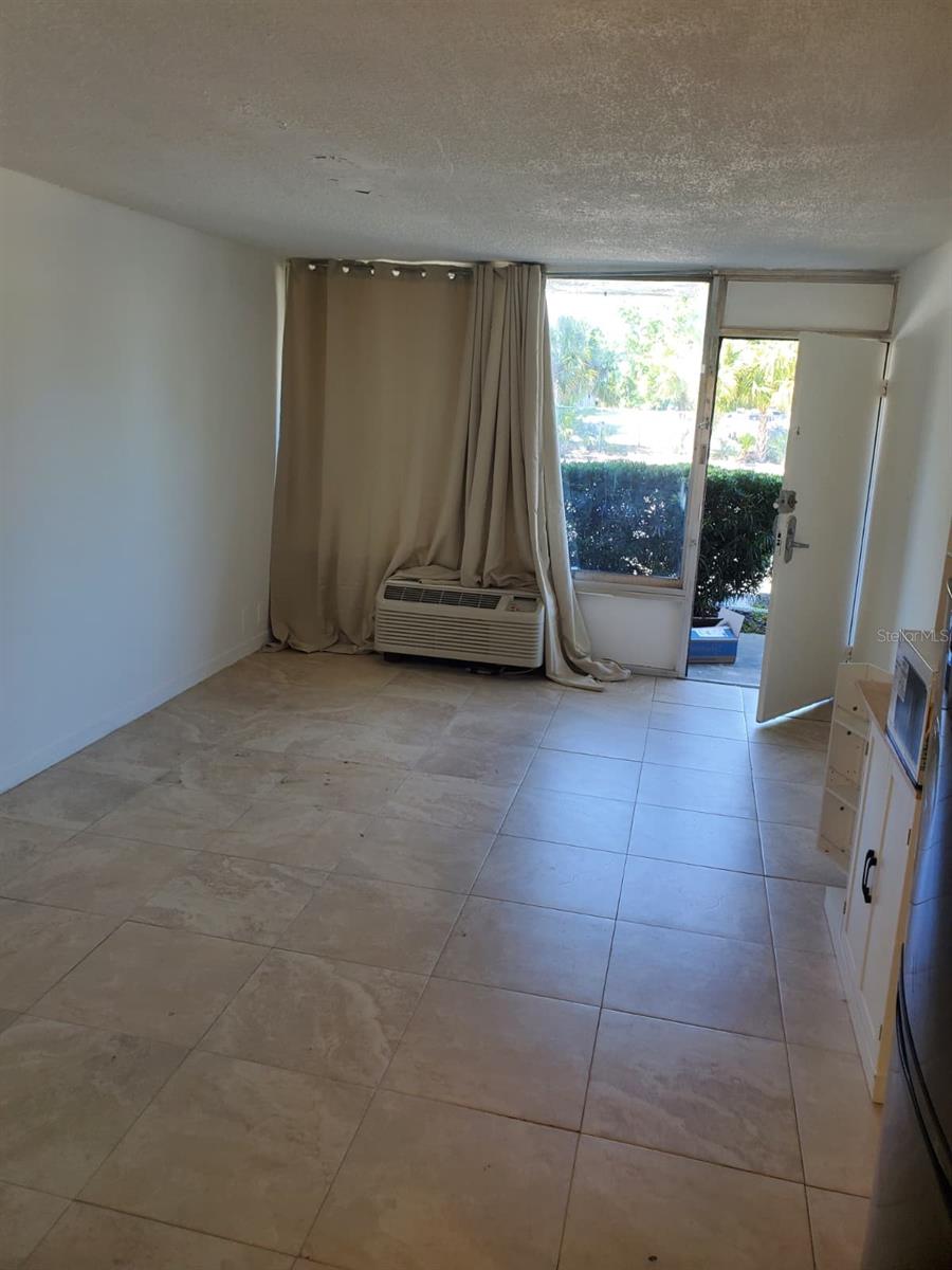 Image 3 of 14 For 7900 Orange Blossom Trail 1009