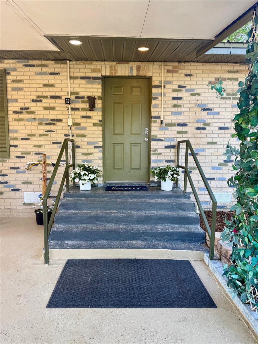 Image 10 of 53 For 1240 Alligator Alley