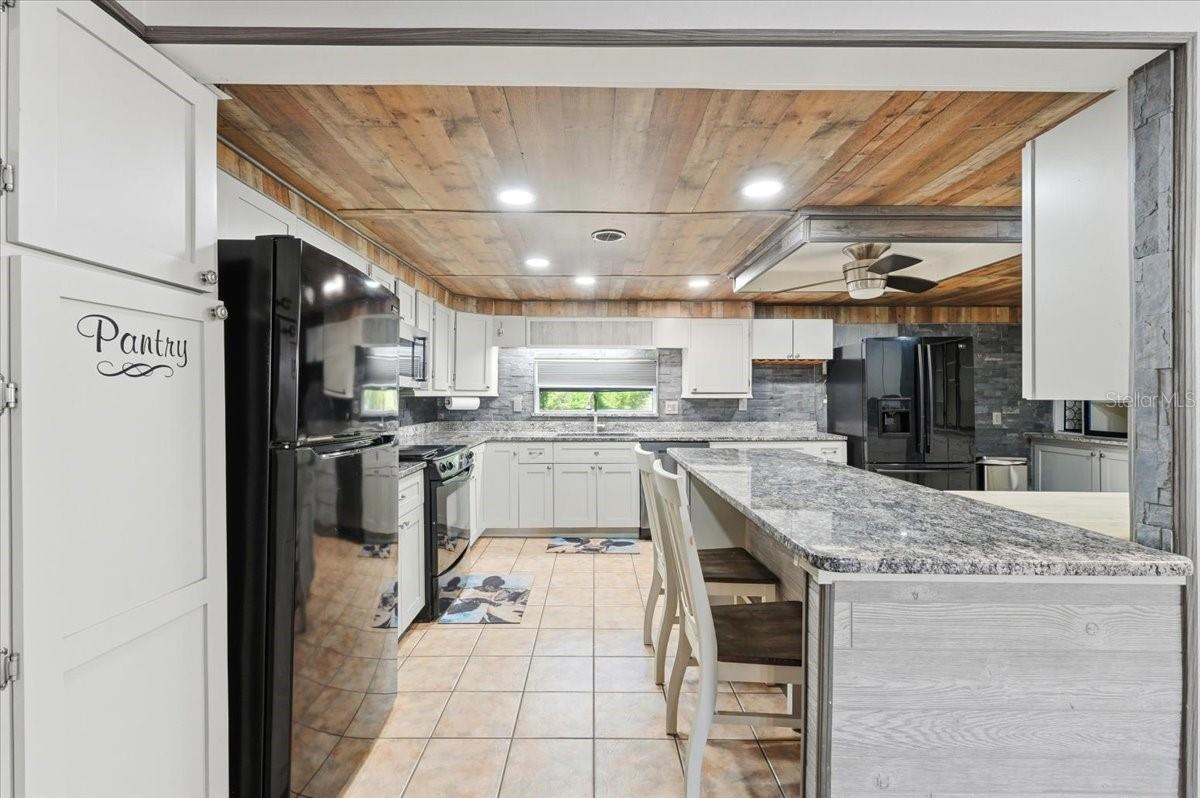 Image 17 of 53 For 1240 Alligator Alley